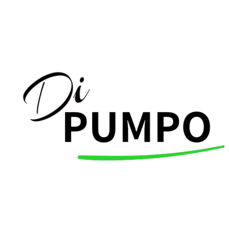 Das Logo lautet "DI Pumpo" in zwei Schriftarten mit einem grünen Haken darunter